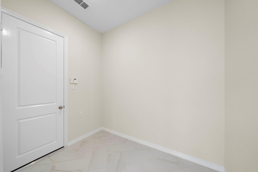 9806 Oakwood Trail - Photo 15