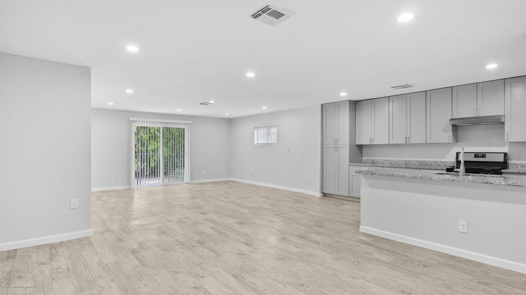 12002 Leitrim Way - Photo 3
