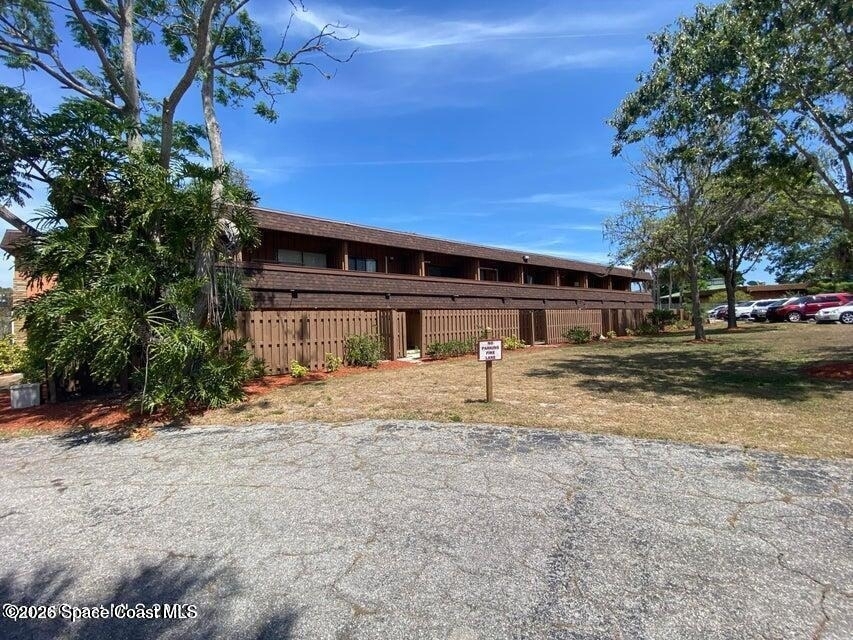 2180 Country Club Drive - Photo 0