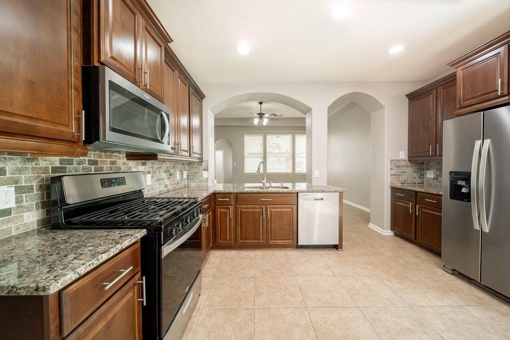 13303 Davenport Hills Lane - Photo 11