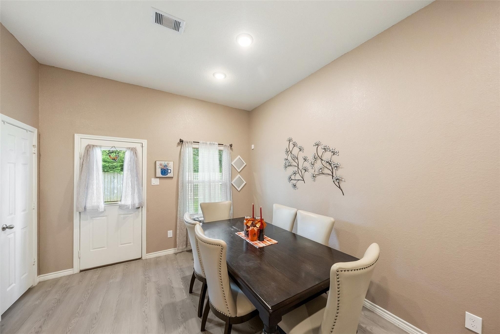 306 Helen Street - Photo 12