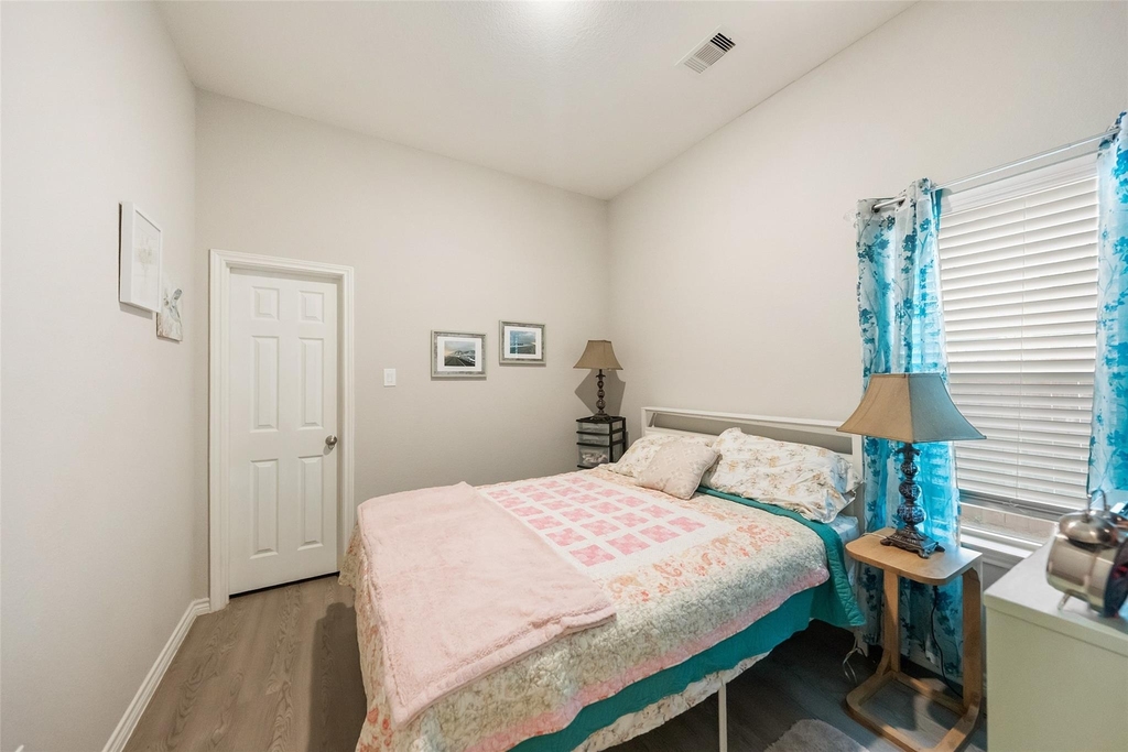 306 Helen Street - Photo 8