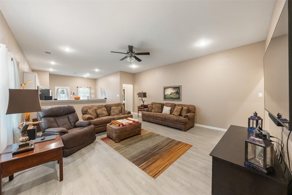 306 Helen Street - Photo 3