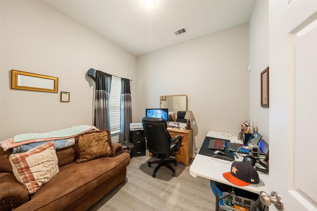 306 Helen Street - Photo 5