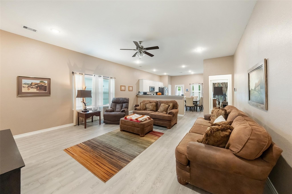 306 Helen Street - Photo 4