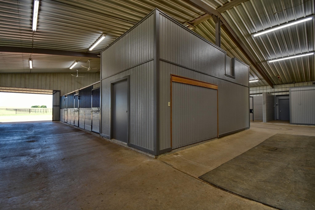 8616 Fm 2502 - Photo 12