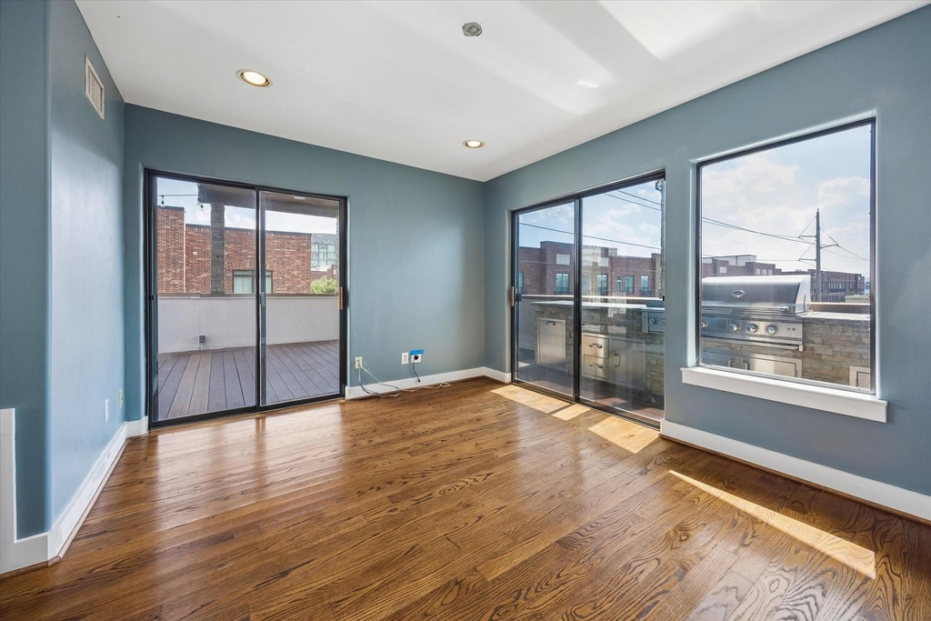 732 Ruthven Street - Photo 9