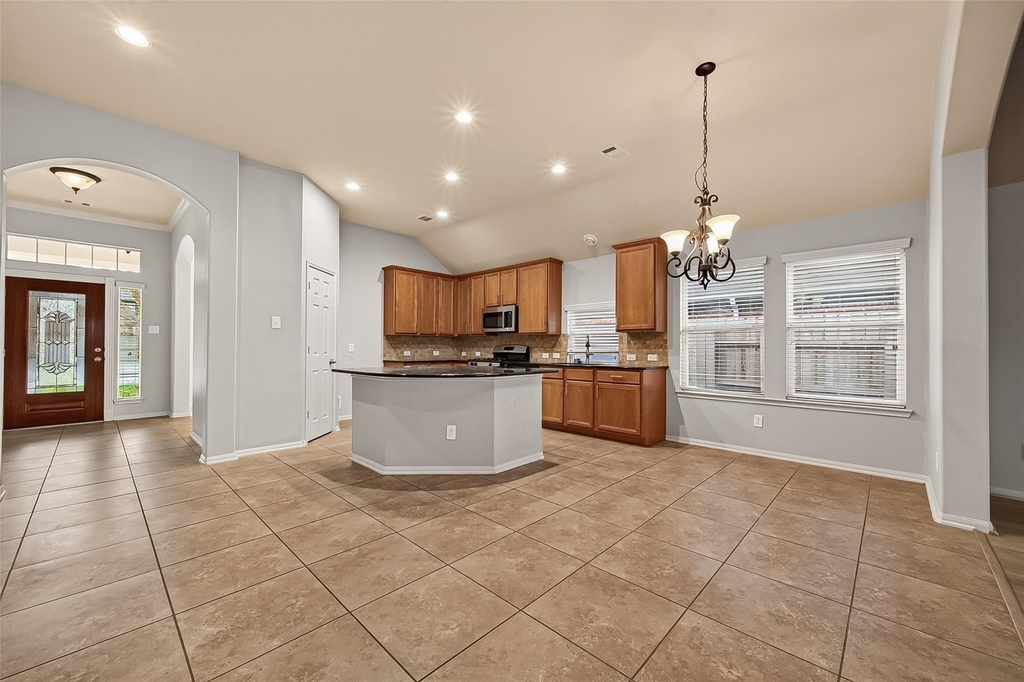 28207 Chalet Park Drive - Photo 4