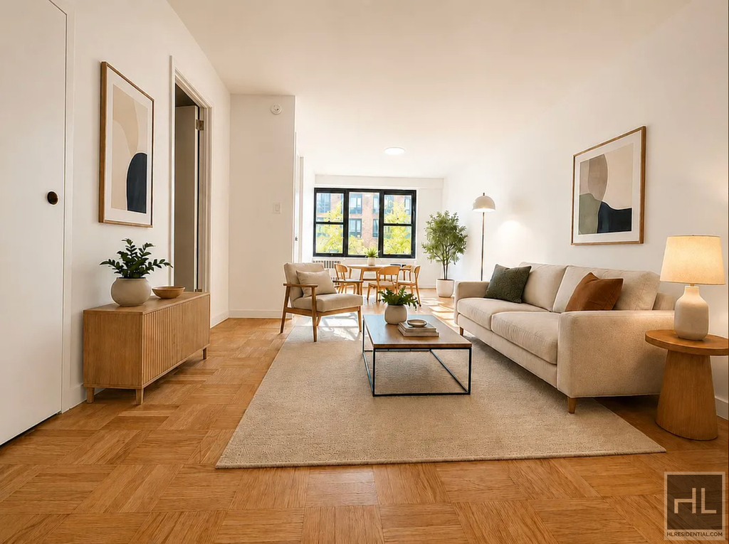 Fourth Avenue - Photo 1
