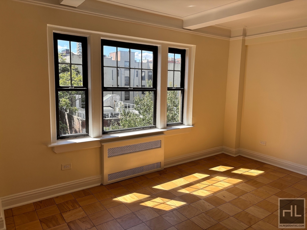 Christopher St - Photo 2
