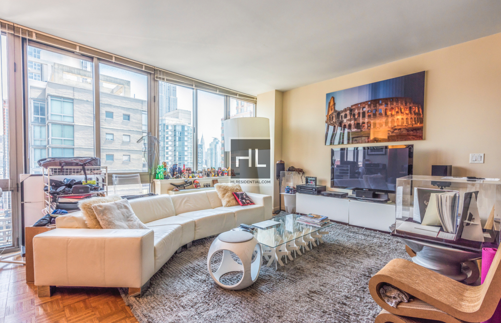 West 26th Street - Photo 1