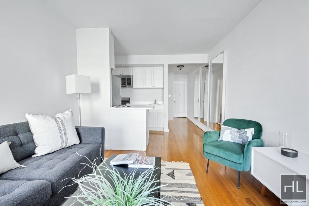 West 49 Street - Photo 0