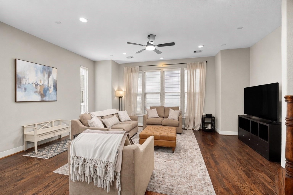1314 W 21st Street - Photo 2