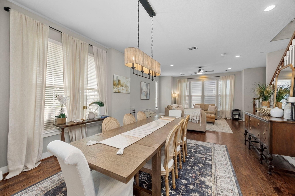 1314 W 21st Street - Photo 0