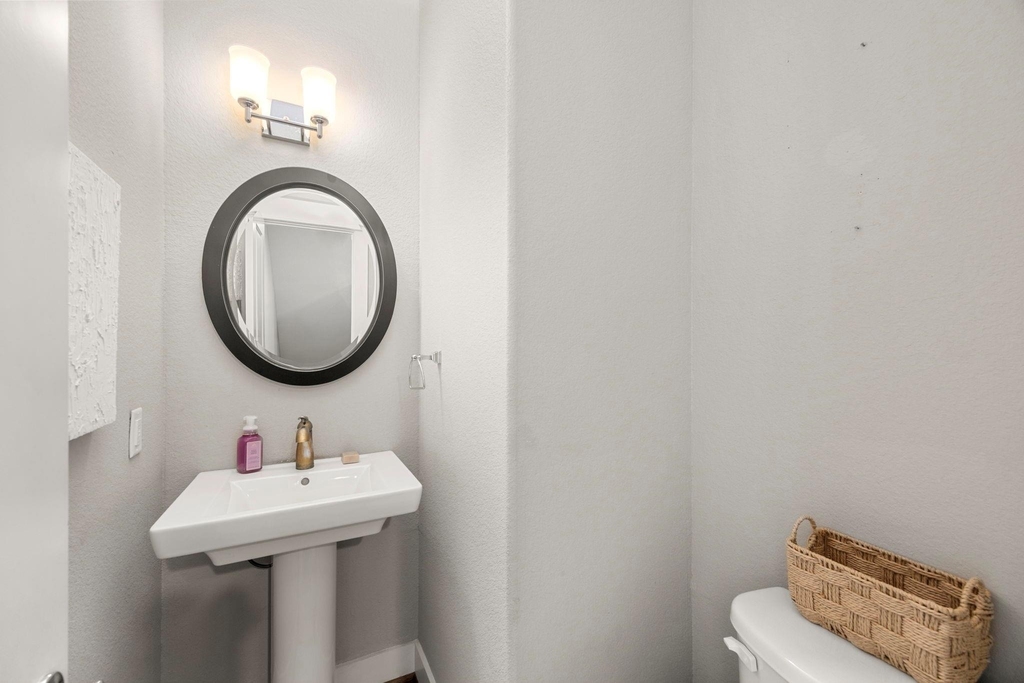 1314 W 21st Street - Photo 21