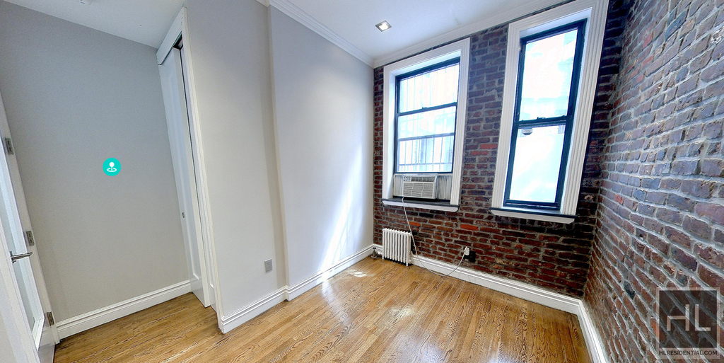 East 13th Street - Photo 3