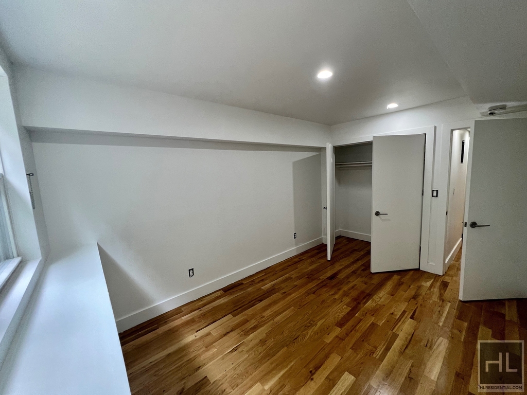 225 Mac Dougal Street - Photo 10