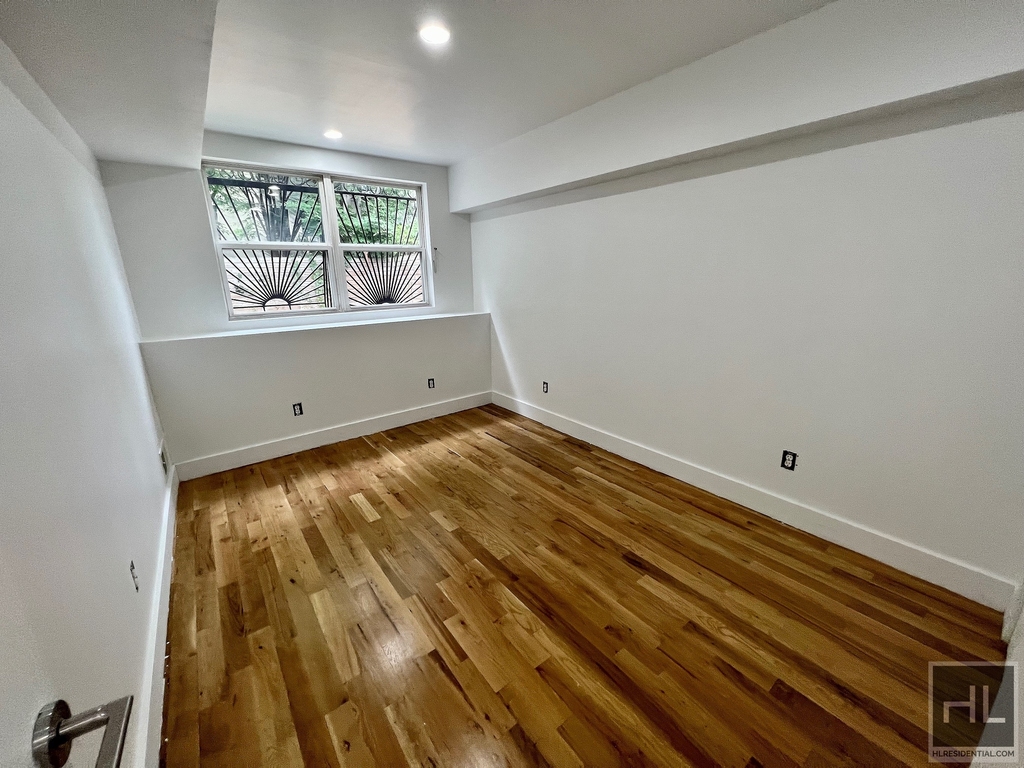 225 Mac Dougal Street - Photo 9
