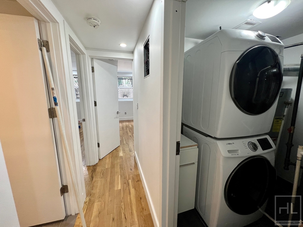225 Mac Dougal Street - Photo 4