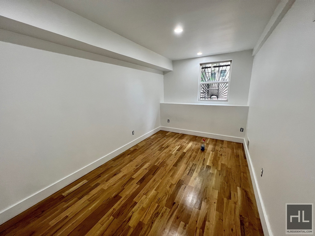 225 Mac Dougal Street - Photo 6