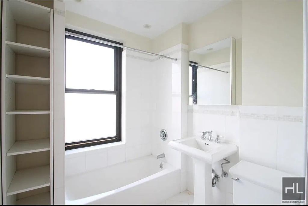 Second Avenue - Photo 3