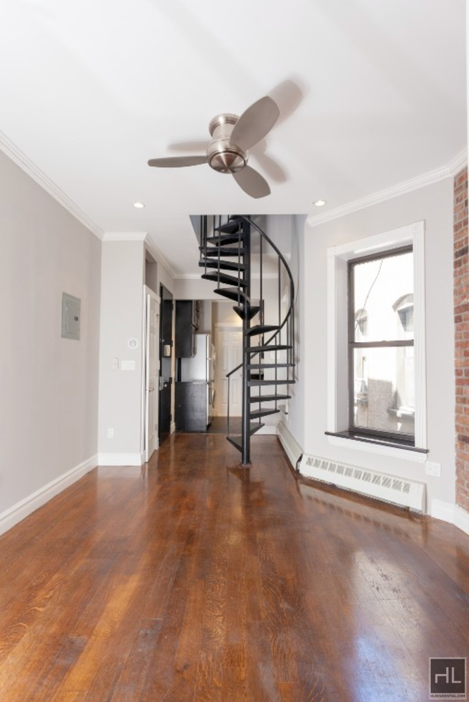 East 28 Street - Photo 5