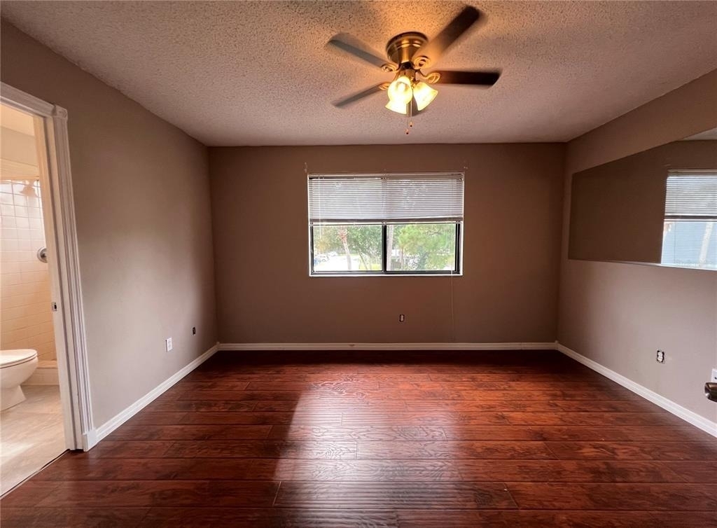 100 E Baywood Square - Photo 10