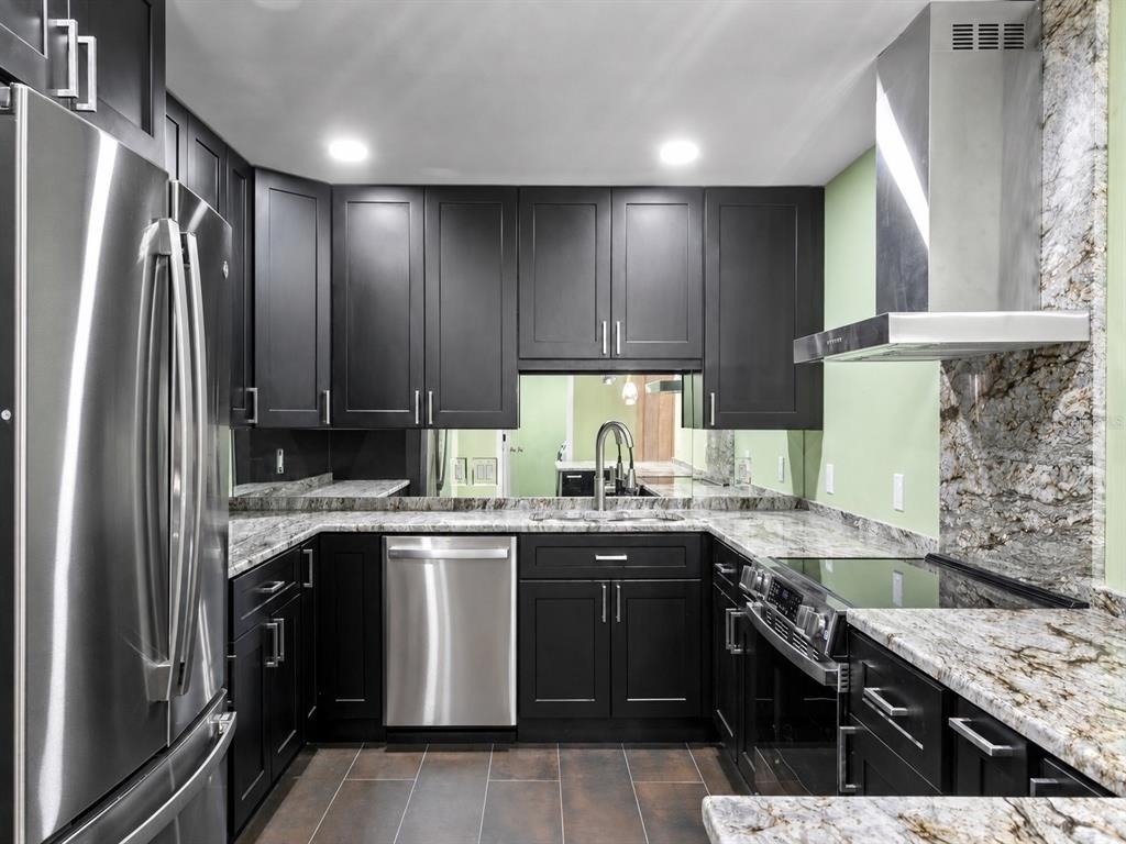 1 Beach Drive Se - Photo 1