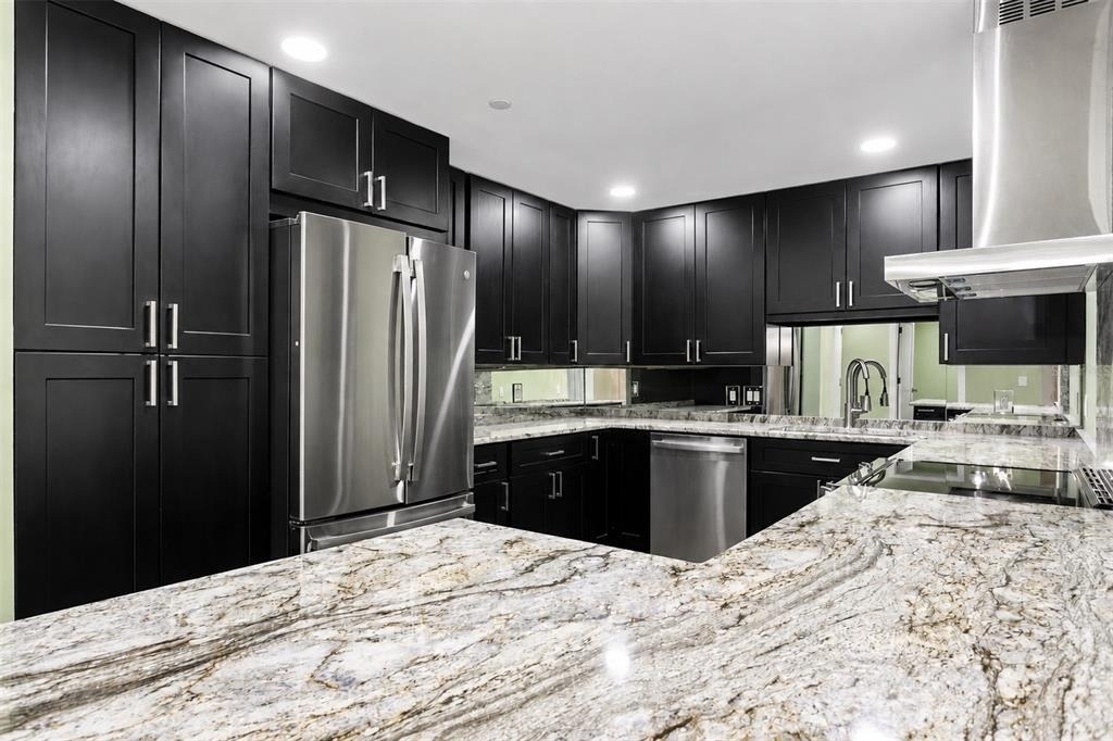 1 Beach Drive Se - Photo 2