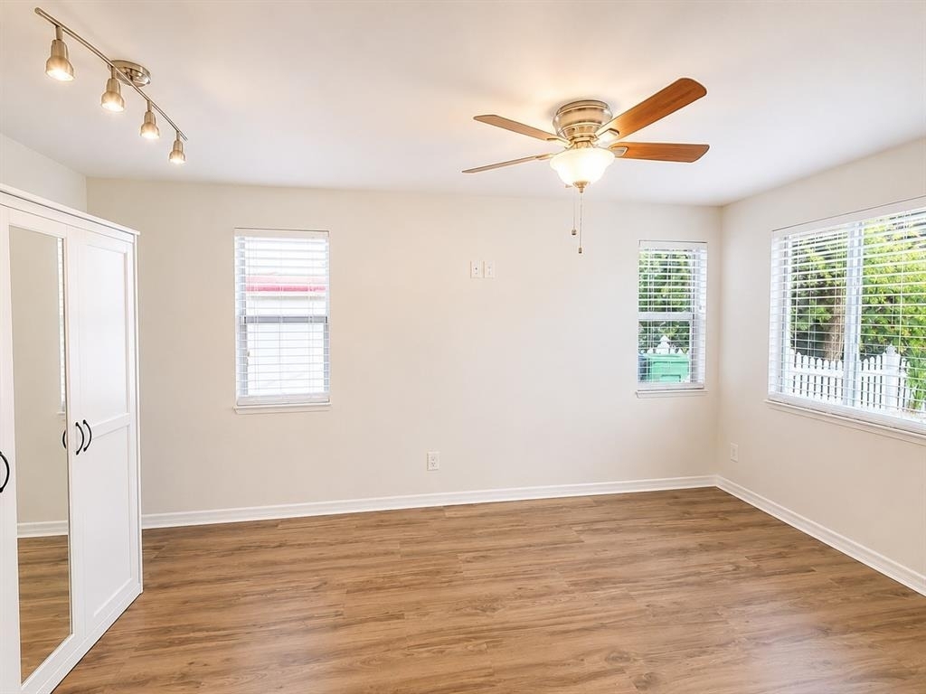 1915 W Orient Street - Photo 2