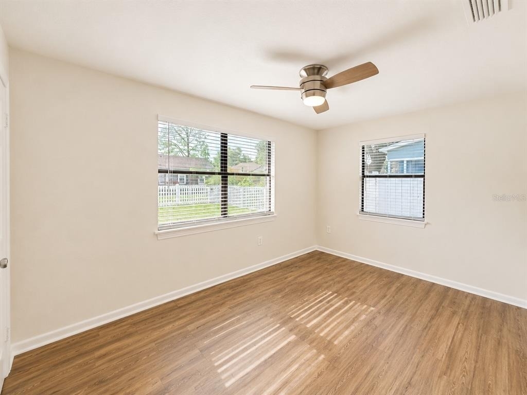 7301 N Dartmouth Avenue - Photo 9