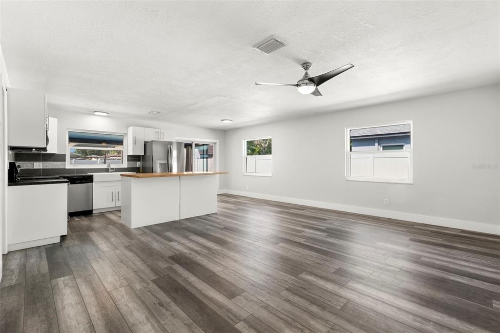 4510 68th Avenue N - Photo 4