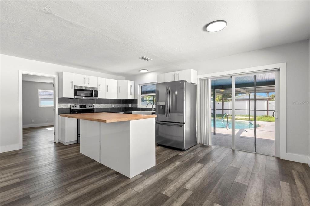 4510 68th Avenue N - Photo 8