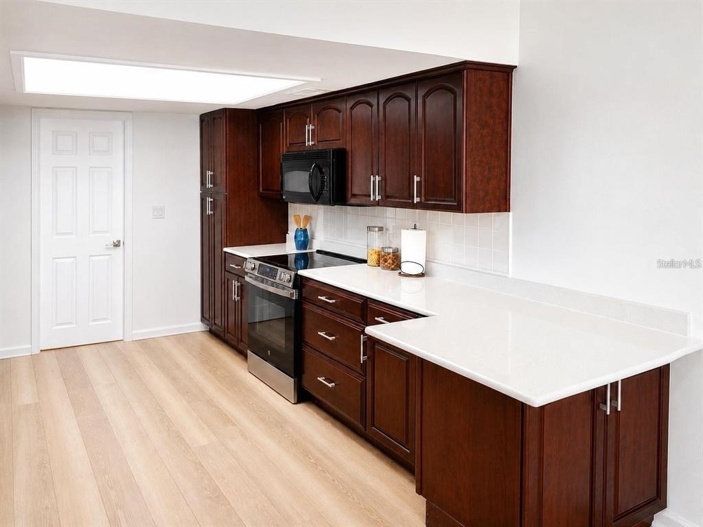 8424 Stillbrook Avenue - Photo 8