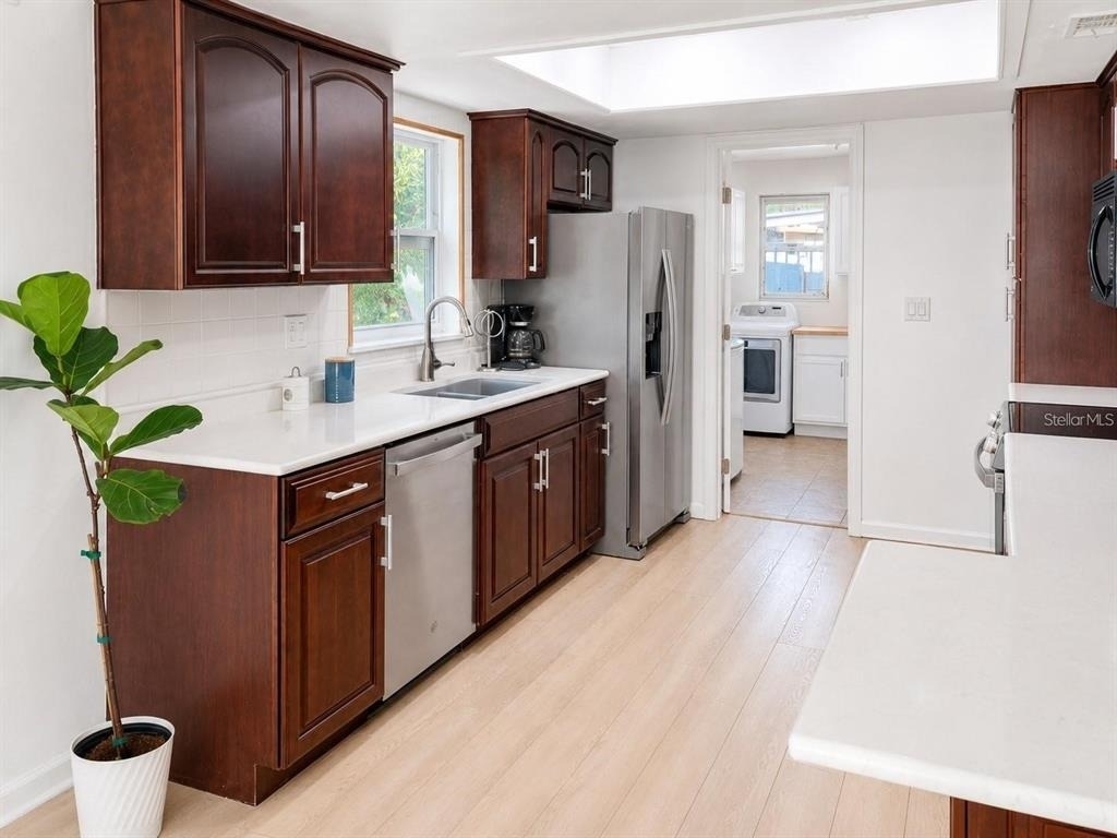8424 Stillbrook Avenue - Photo 7