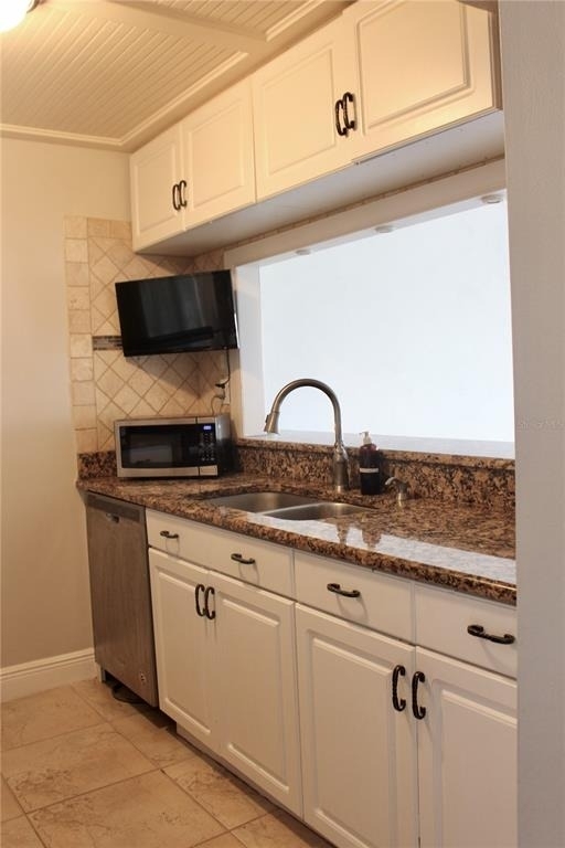 9101 Tudor Drive - Photo 8