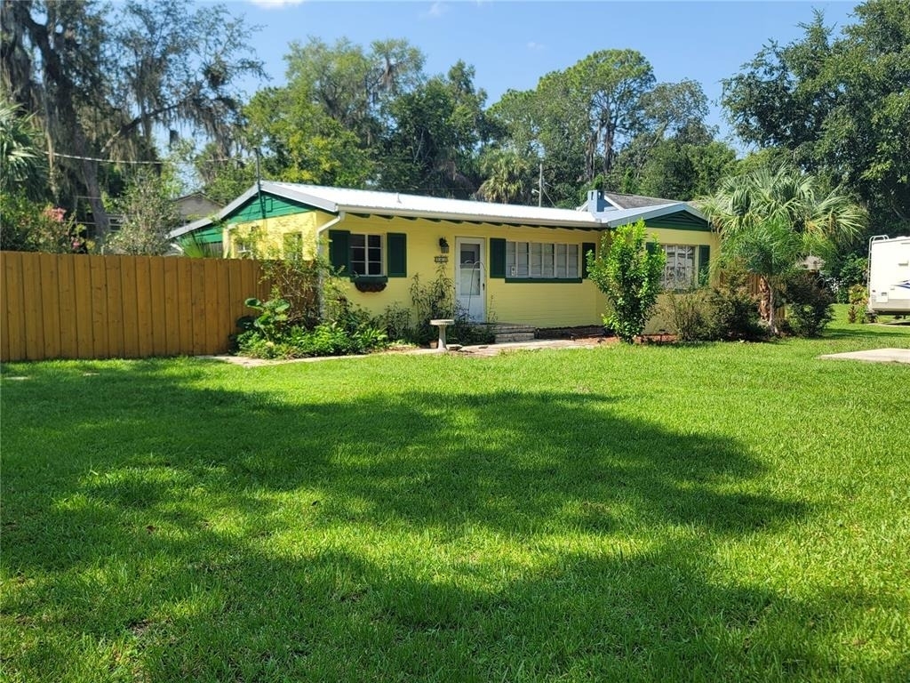 962 Ne 5th Street - Photo 1