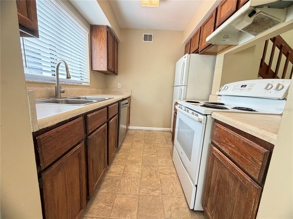 4714 Sutton Terrace - Photo 3