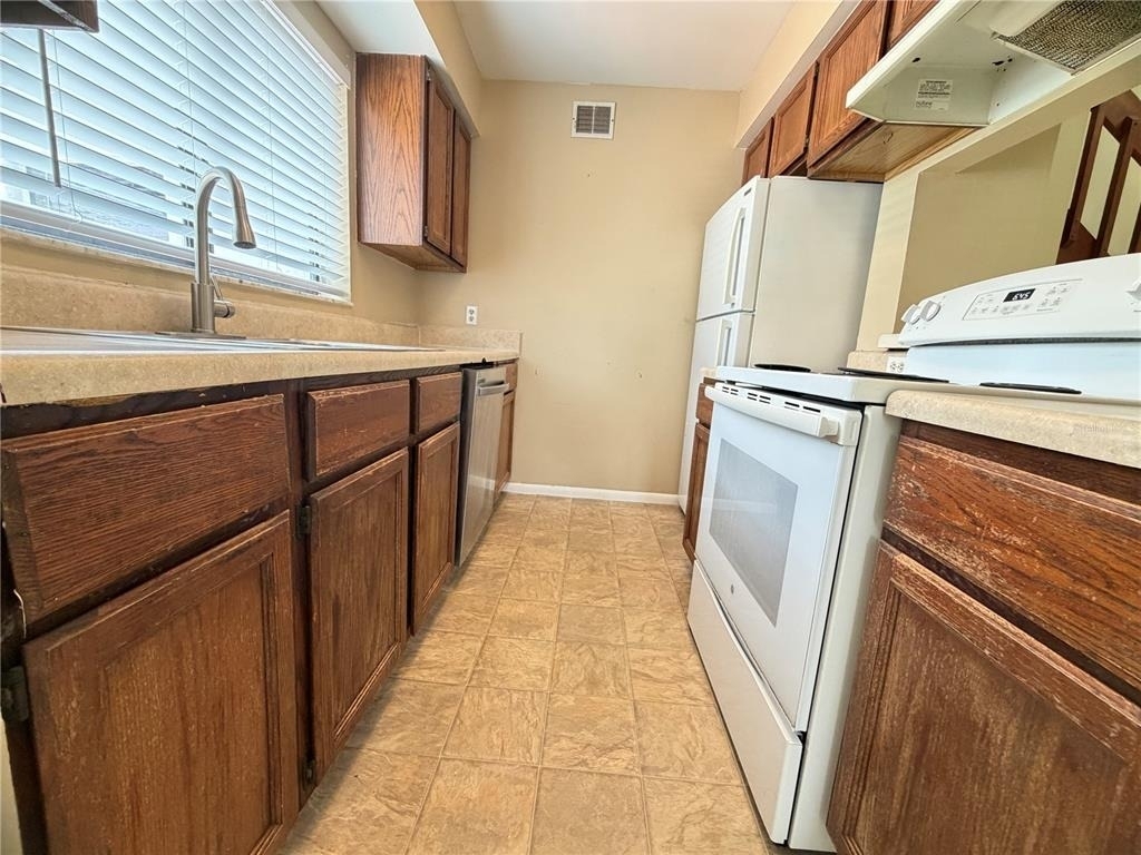 4714 Sutton Terrace - Photo 4
