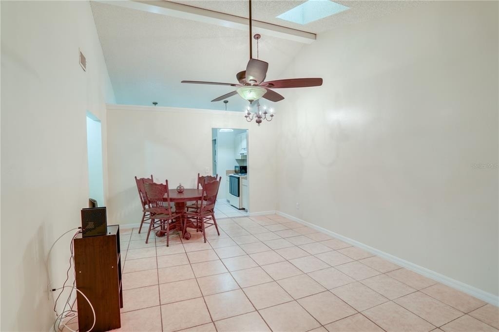 407 Douglas Way - Photo 3