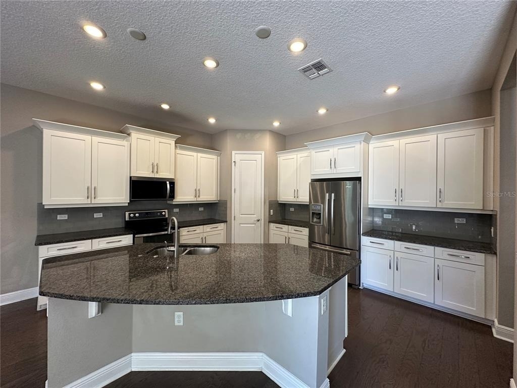 8712 Crescendo Avenue - Photo 6