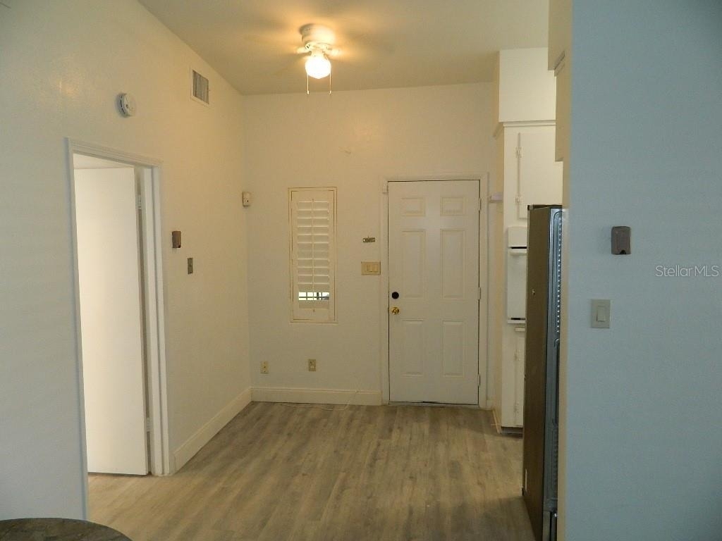 944 Kensington Drive - Photo 4