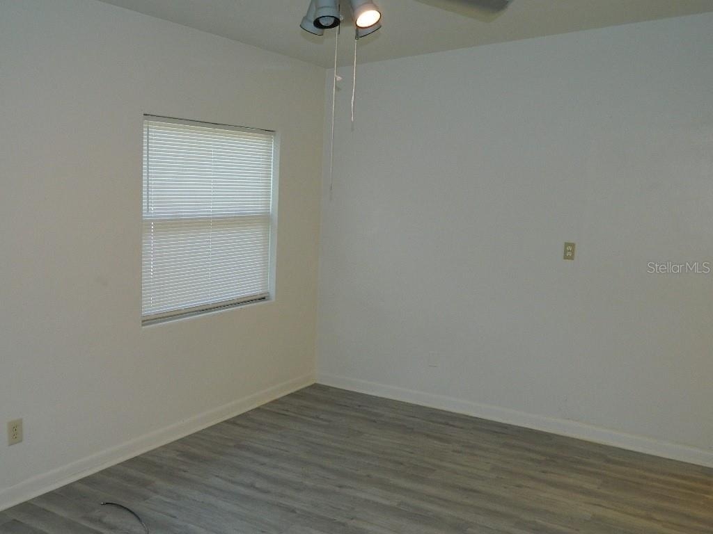 944 Kensington Drive - Photo 13