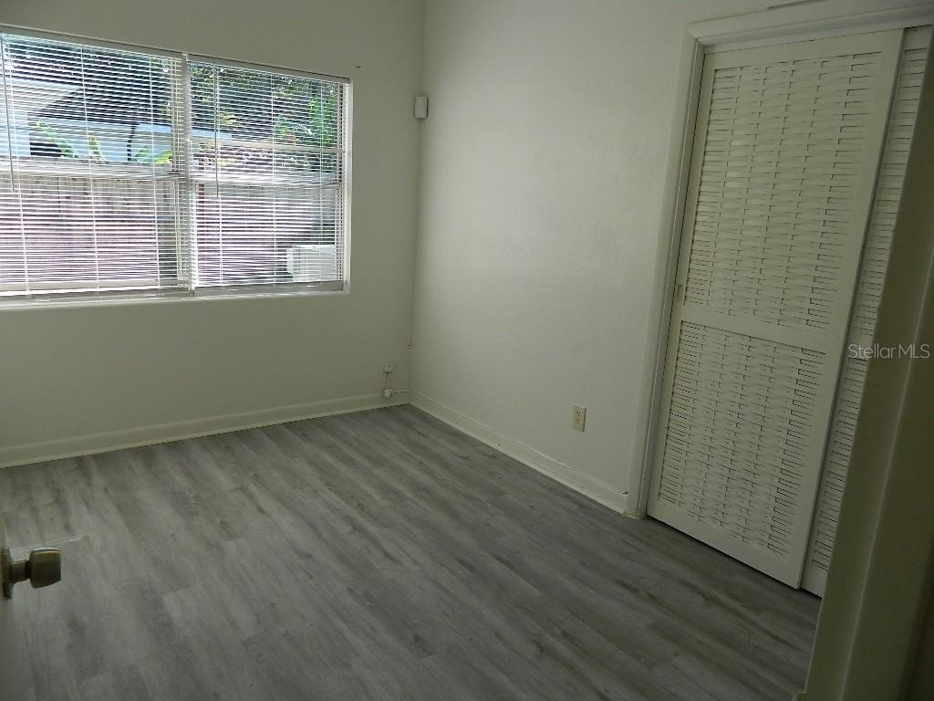 944 Kensington Drive - Photo 15