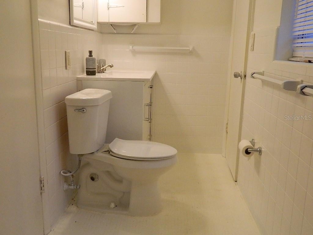 944 Kensington Drive - Photo 17