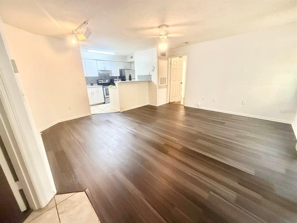 2201 Metropolitan Way - Photo 1