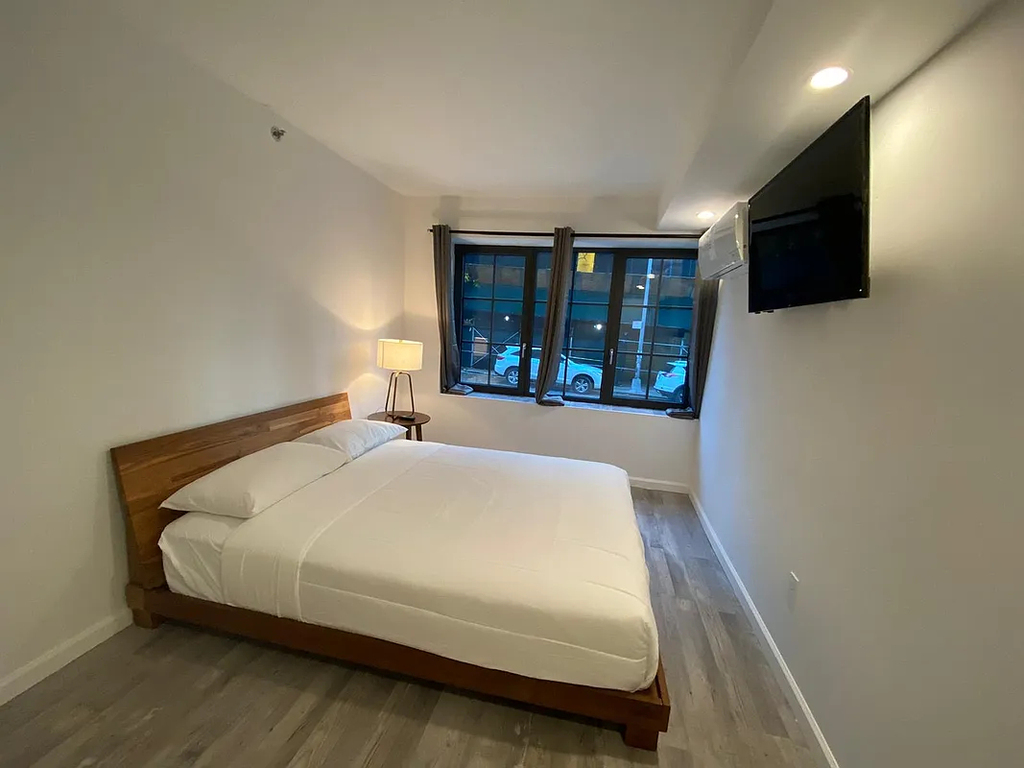 West 53rd Street - Photo 6