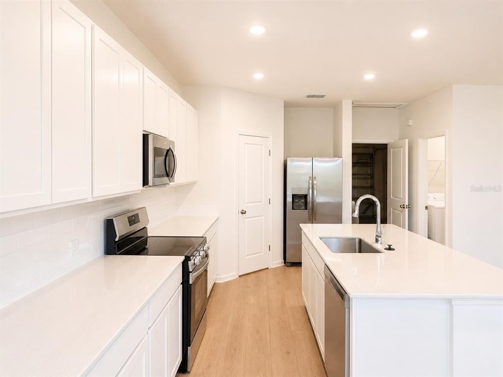 817 House Boulevard - Photo 5