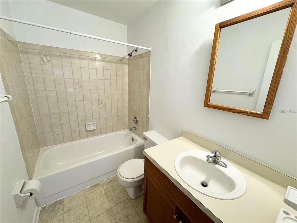 2300 Sw 43rd Street - Photo 7