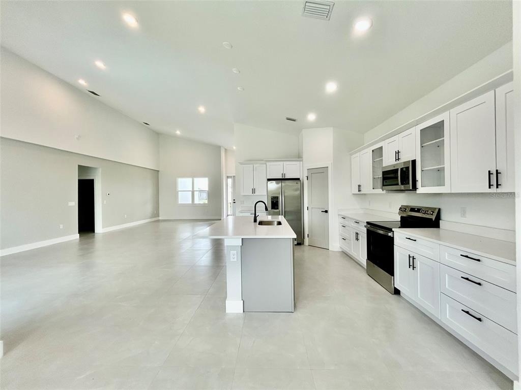 8181 Tecumseh Circle - Photo 9